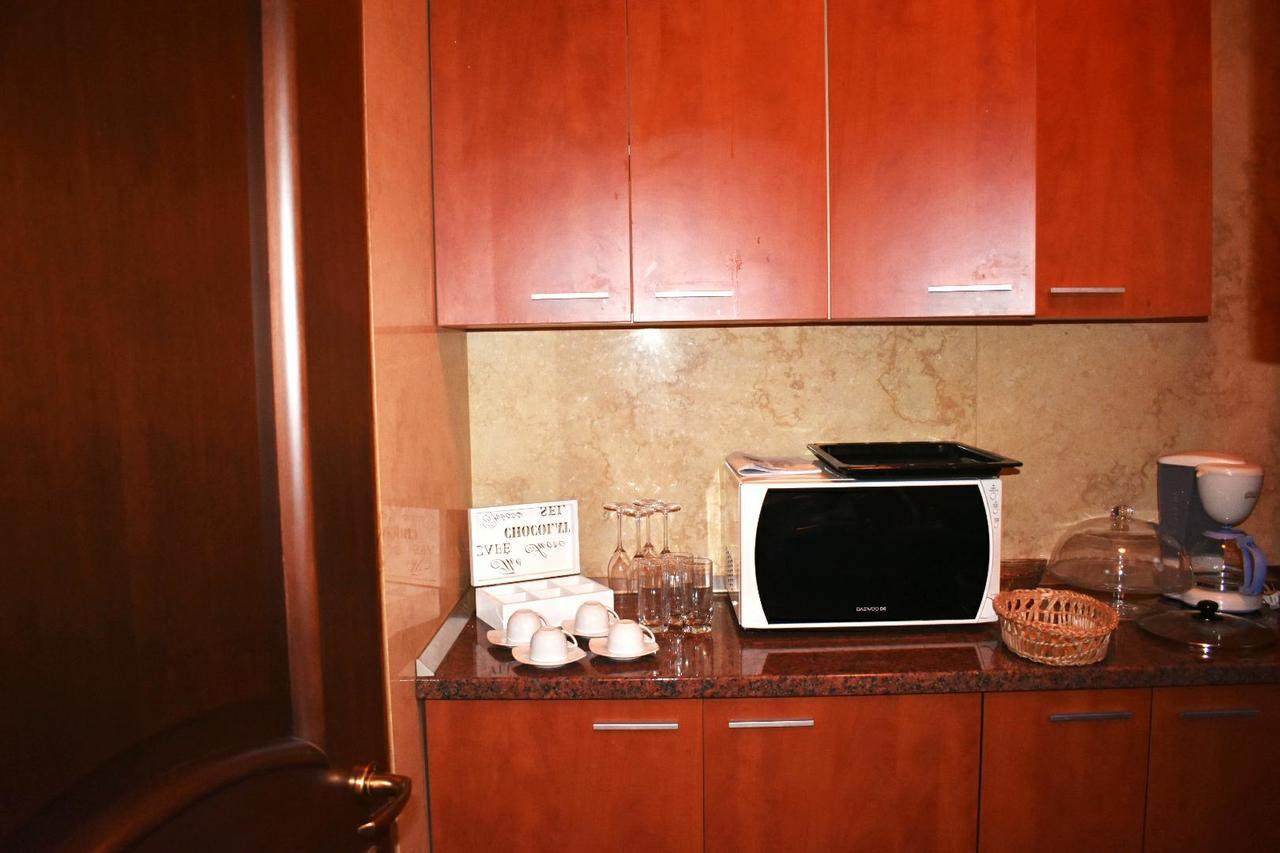 Grand Central Accomodation Sala Palatului Bucharest Luaran gambar