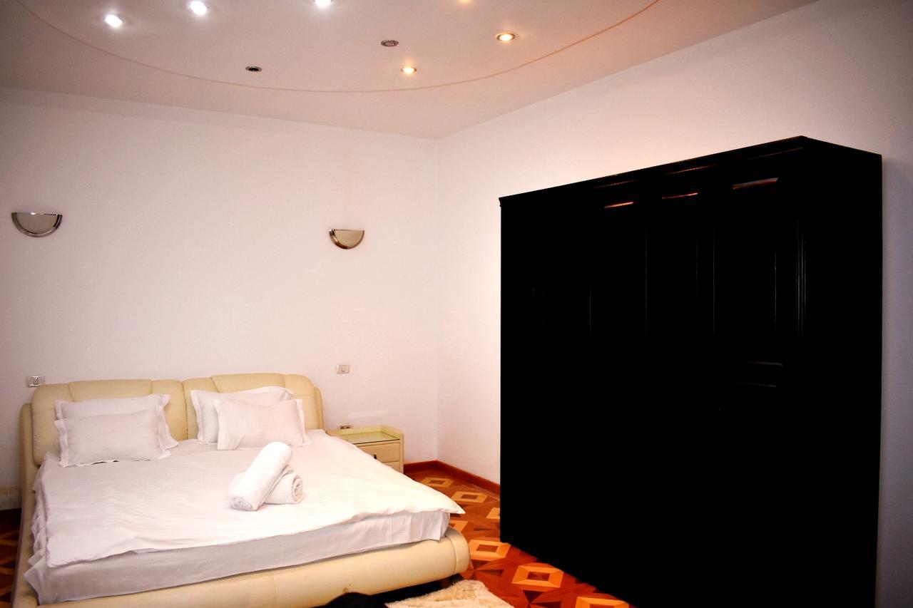 Grand Central Accomodation Sala Palatului Bucharest Luaran gambar